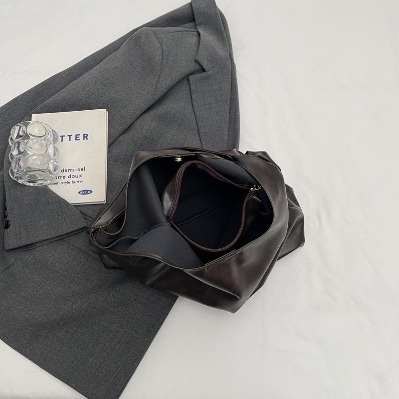 Bolsa de Ombro Soft Moderna + Necessaire de brinde