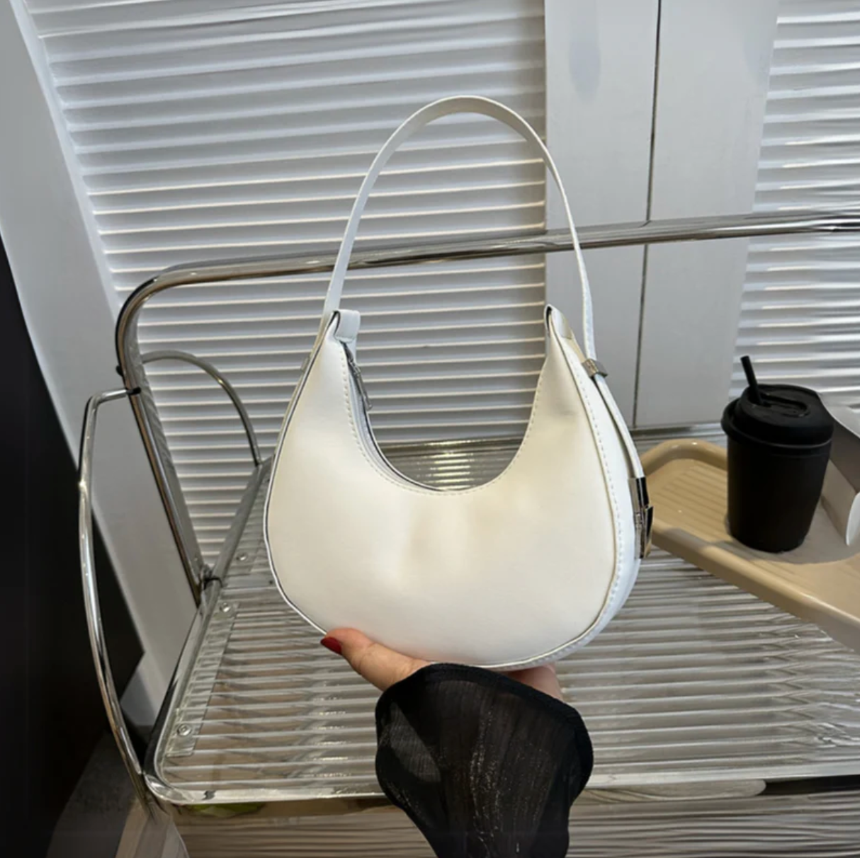 Bolsa de Ombro Meia-Lua Minimalista™