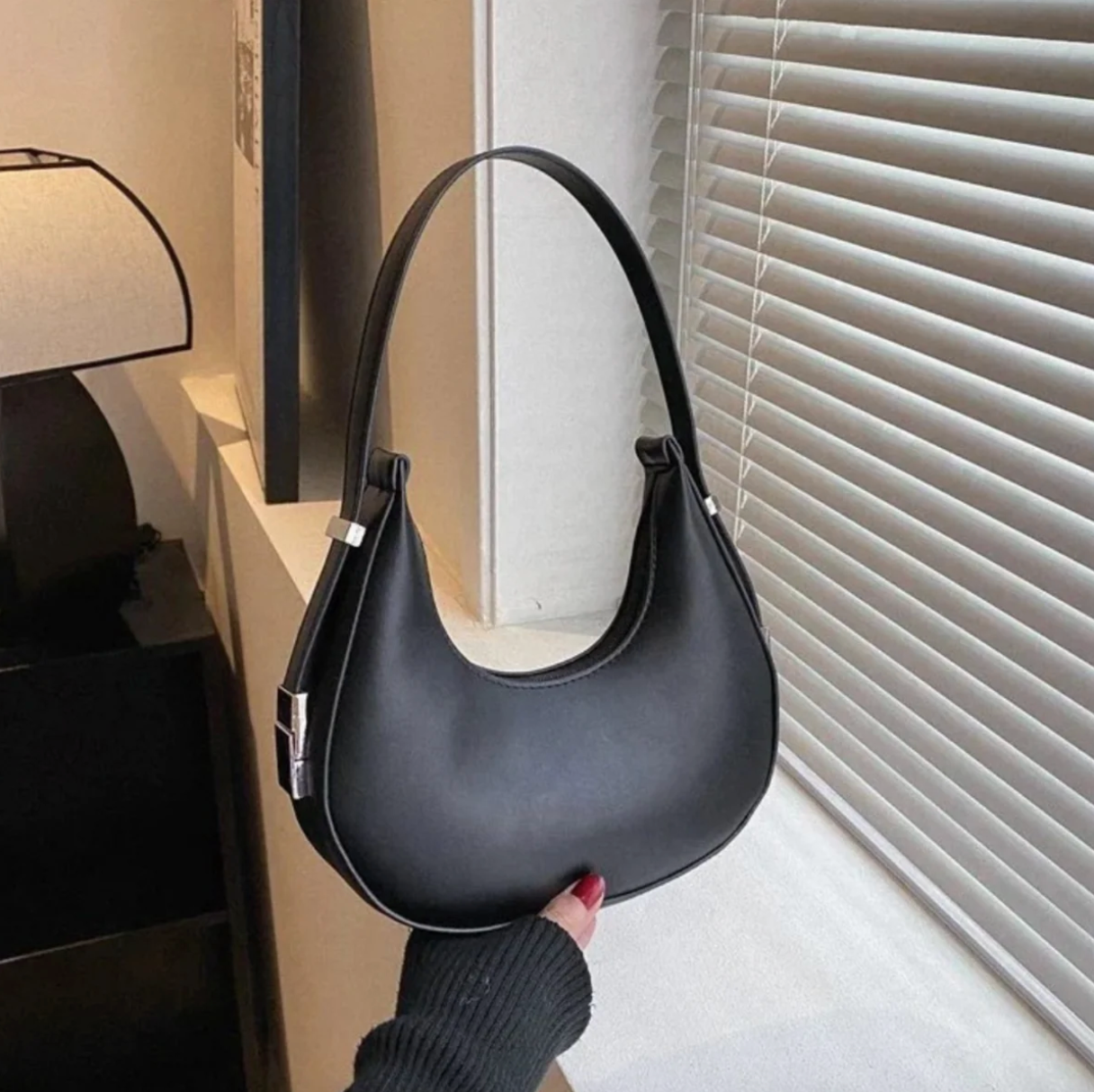 Bolsa de Ombro Meia-Lua Minimalista™