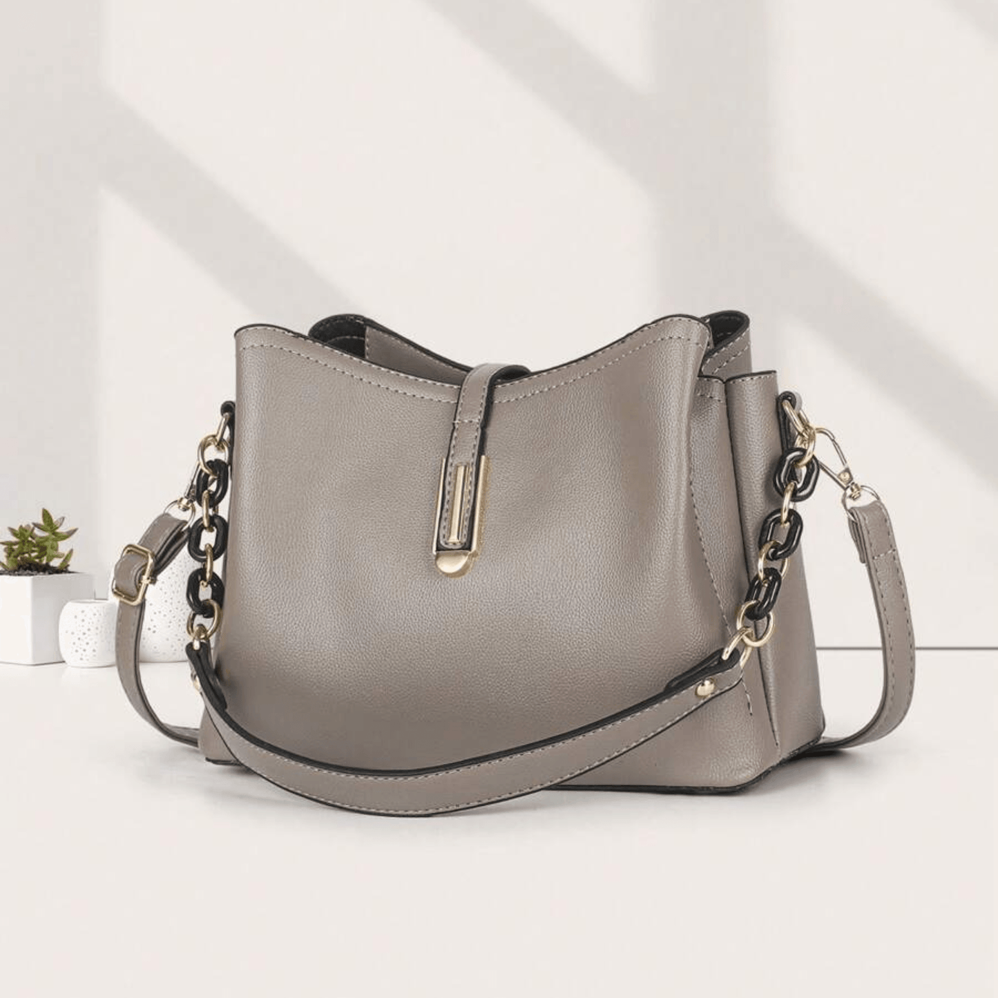 Bolsa Feminina em Couro Genuíno Olívia