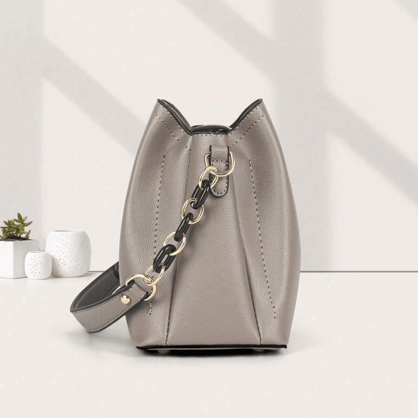 Bolsa Feminina em Couro Genuíno Olívia