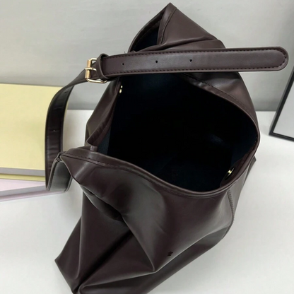 Bolsa de Ombro Soft Moderna + Necessaire de brinde