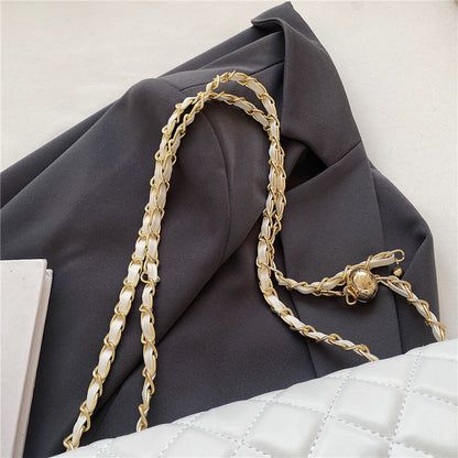 Bolsa Feminina Acolchoada em Couro Modelo Chain