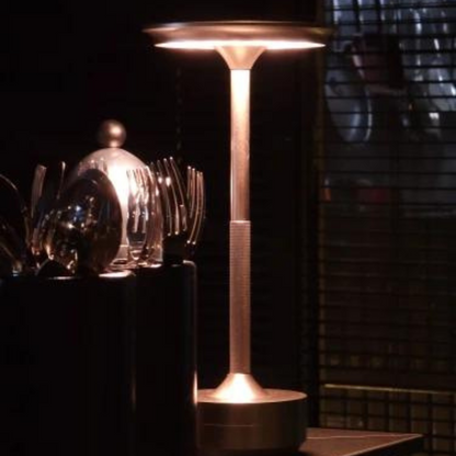 Luminária de Mesa Sem Fio 3 Tons de Luz Lights Copenhagen