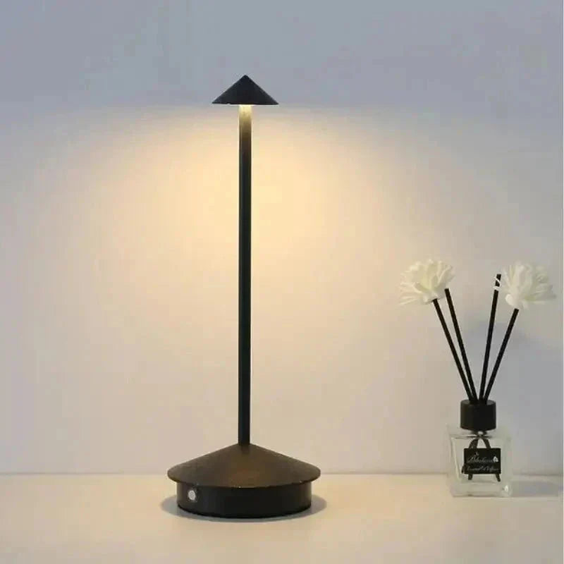 Luminária de Mesa Decorativa Sem Fio, Recarregável com Design Moderno Abajur 0005 My Store Preto 